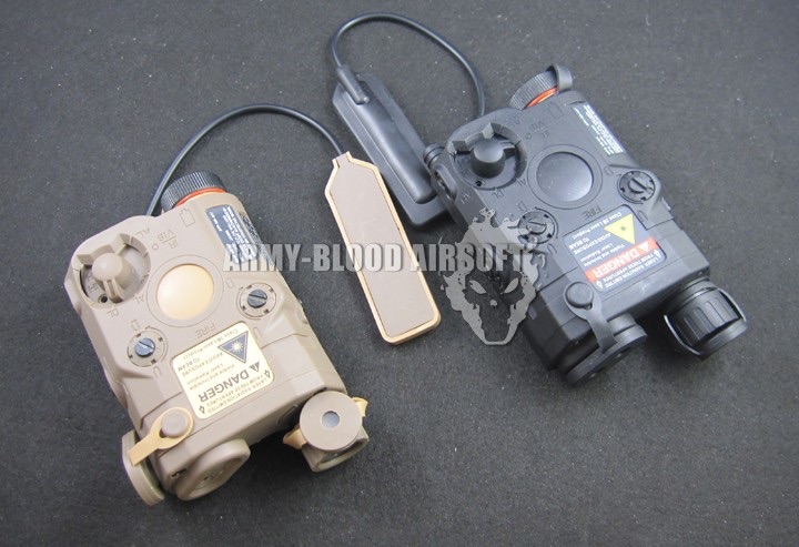 AN/PEQ-15 Laser Aiming Device With Flashlight (BK)