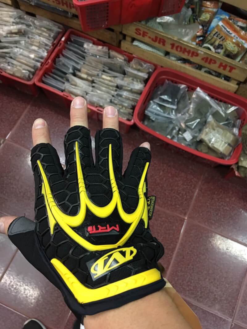 New.ถุงมือ Mechanix wear mrt สีเขียว / สีเหลือง ราคาพิเศษ