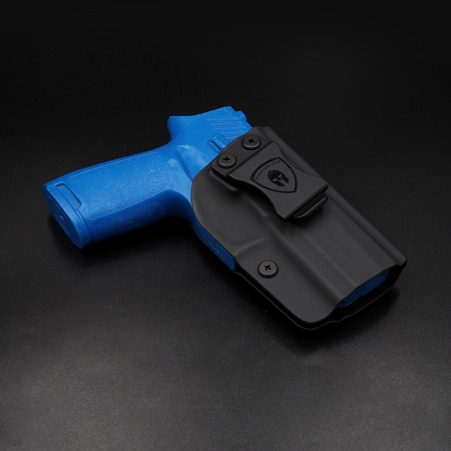 New.ซองปืนพกใน Kydex Sig Sauer P320 ( Warriorland ) IWB Kydex Holster (Serie B) Warriorland -ใช้สำหรับรุ่น Sig Sauer P320 Full Size / P320 Compact / P320 X Carry Pistol -ตัวซองผลิตจากแผ่น Kydex คุณภาพดี -ทำความสะอาดได้ง่าย ล้างคราบสกปรกออกง่าย -คงรูป ไม่ห