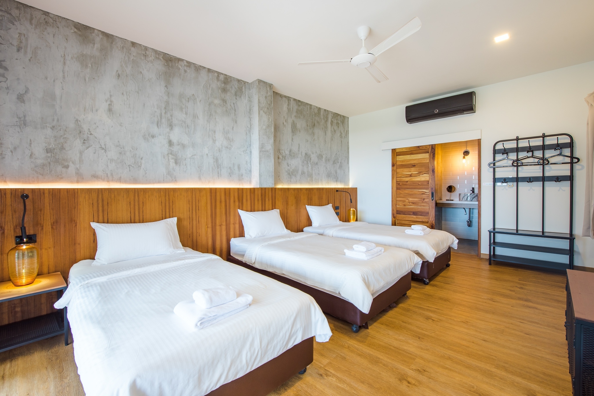 HR15044 บ้านพักติดทะเล กุยบุรี The Cozy Beach Villa