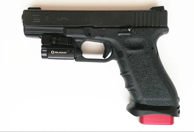 เทปกันลื่น Glock Gen3/4 แผ่นกันลื่นติดด้าม Glock เหนียว ติดทนทาน จับถนัดมือ คำแนะนำ -ทำความสะอาดผิวบริเวณที่ต้องการติดก่อน -ใช้ไดร์เป่าลมร้อน หลังจากติดแผ่นกันลื่น 3 รุ่น : G19/ G17 / G26