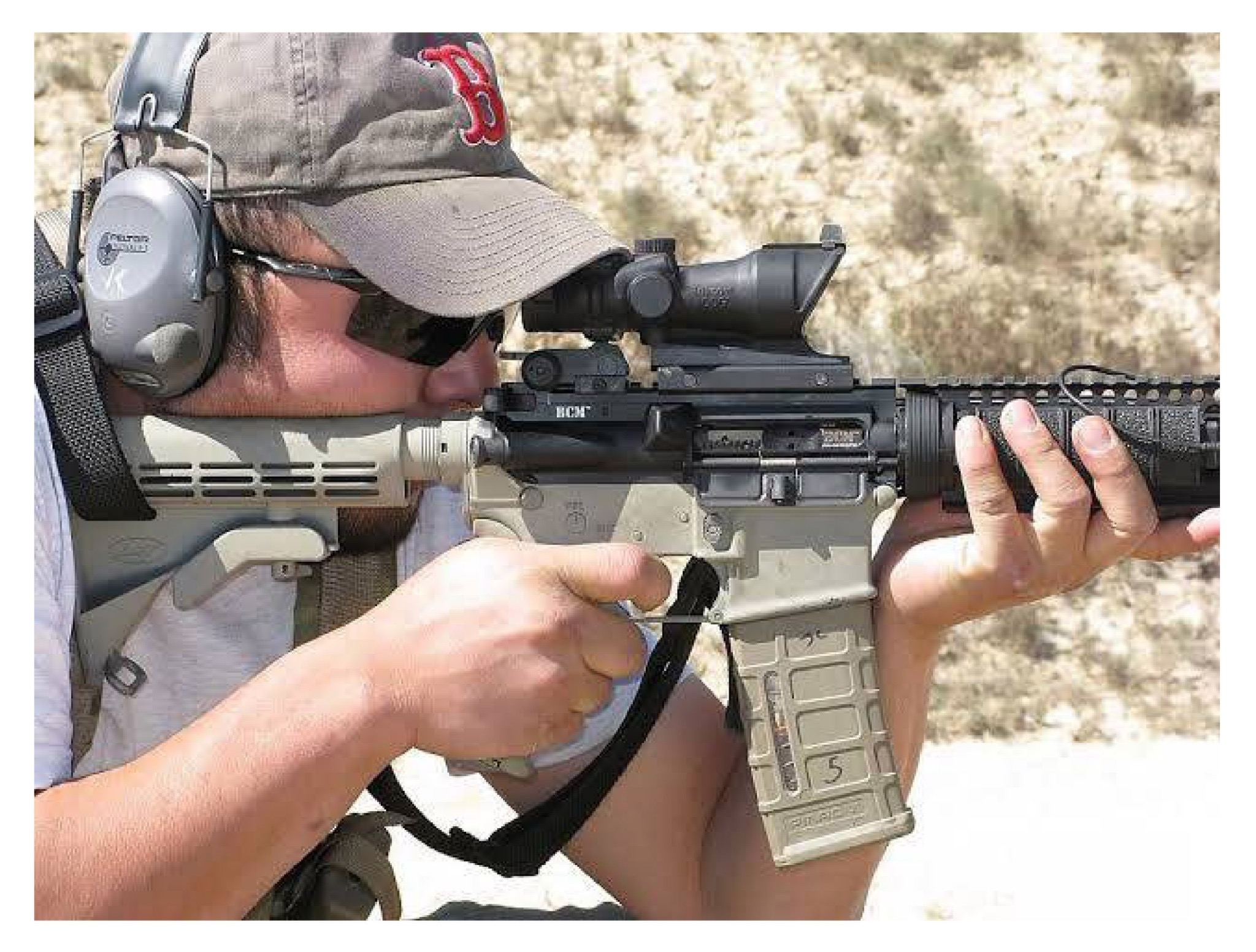 New.ดอท ACOG 1*32 ( ACOG 1*32 Red Dot ) ◾เฟรมผลิตจากอลูมิเนียมแข็งแรง ◾ดอทเล็ง ปรับได้ 2 สี แดง / เขียว ◾ปรับความเข้มดอทได้หลายระดับ ◾ปรับตำแหน่งดอท สูงต่ำ/ซ้ายขวา ได้ ◾ใช้ถ่าน LR936 * 3 ก้อน ◾ขาจับรางขนาด 20 mm. ◾ขนาด 7.5 * 15.5 cm.