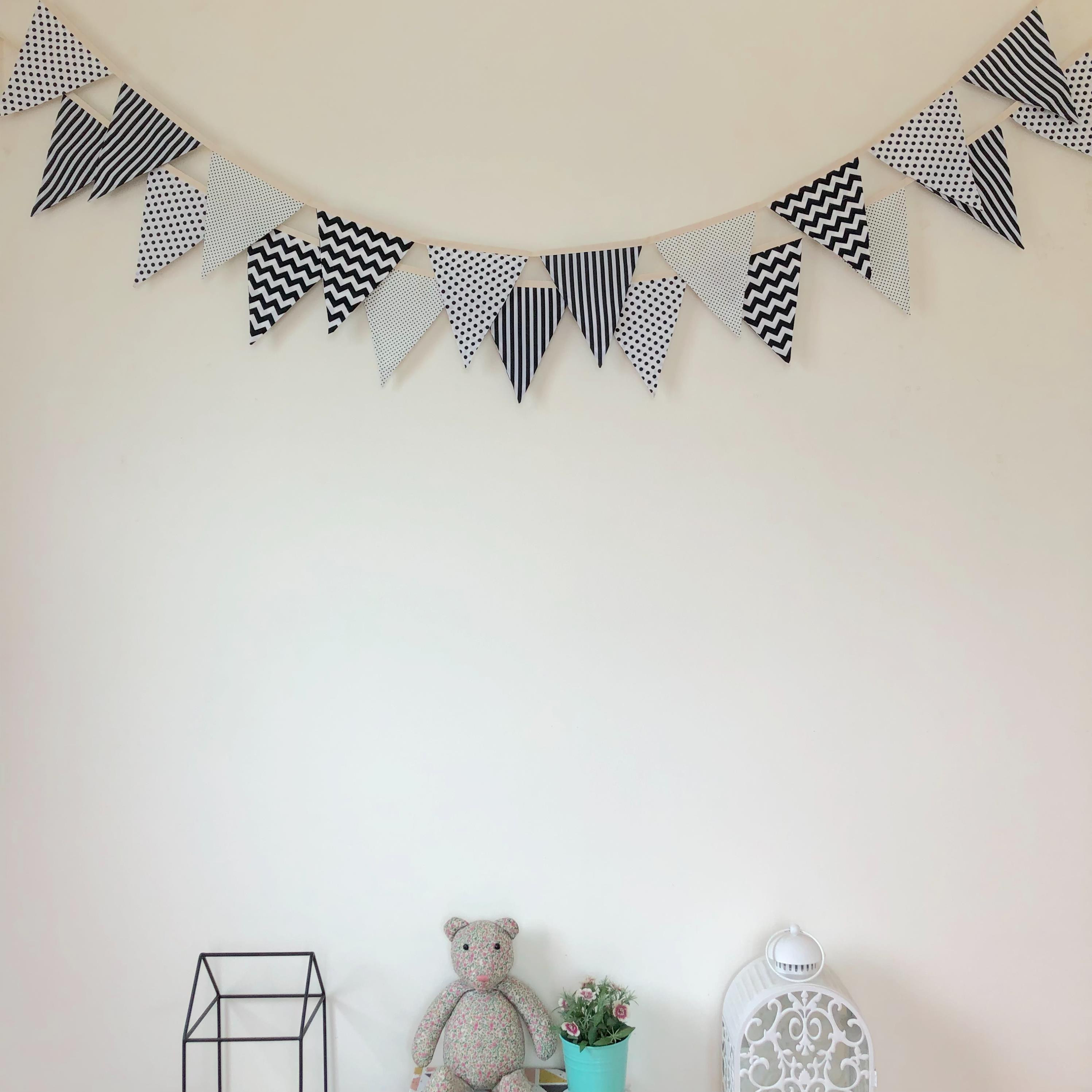 ธงผ้าโทนสีขาวดำ