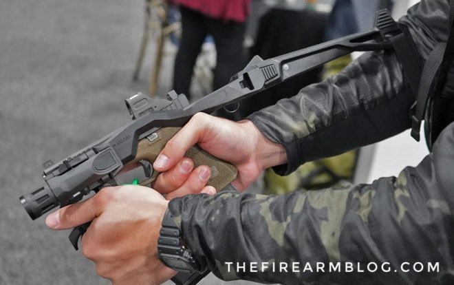 ชุดประกอบปืนสั้น Recover 20/20 สำหรับ Glock (Recover Tactical® 20/20 Stabilizer Kit for Glock) รุ่น Full Kit สำหรับปืน : Glock17,19,34 (ทุกเจน) คุณสมบัติ : วัสดุผลิตจากโพลิเมอร์ คุณภาพสูง ทนความร้อนได้ดีเยี่ยม ขนาดเล็กกระทัดรัด น้ำหนักเบา ติดตั้งง่าย เพีย