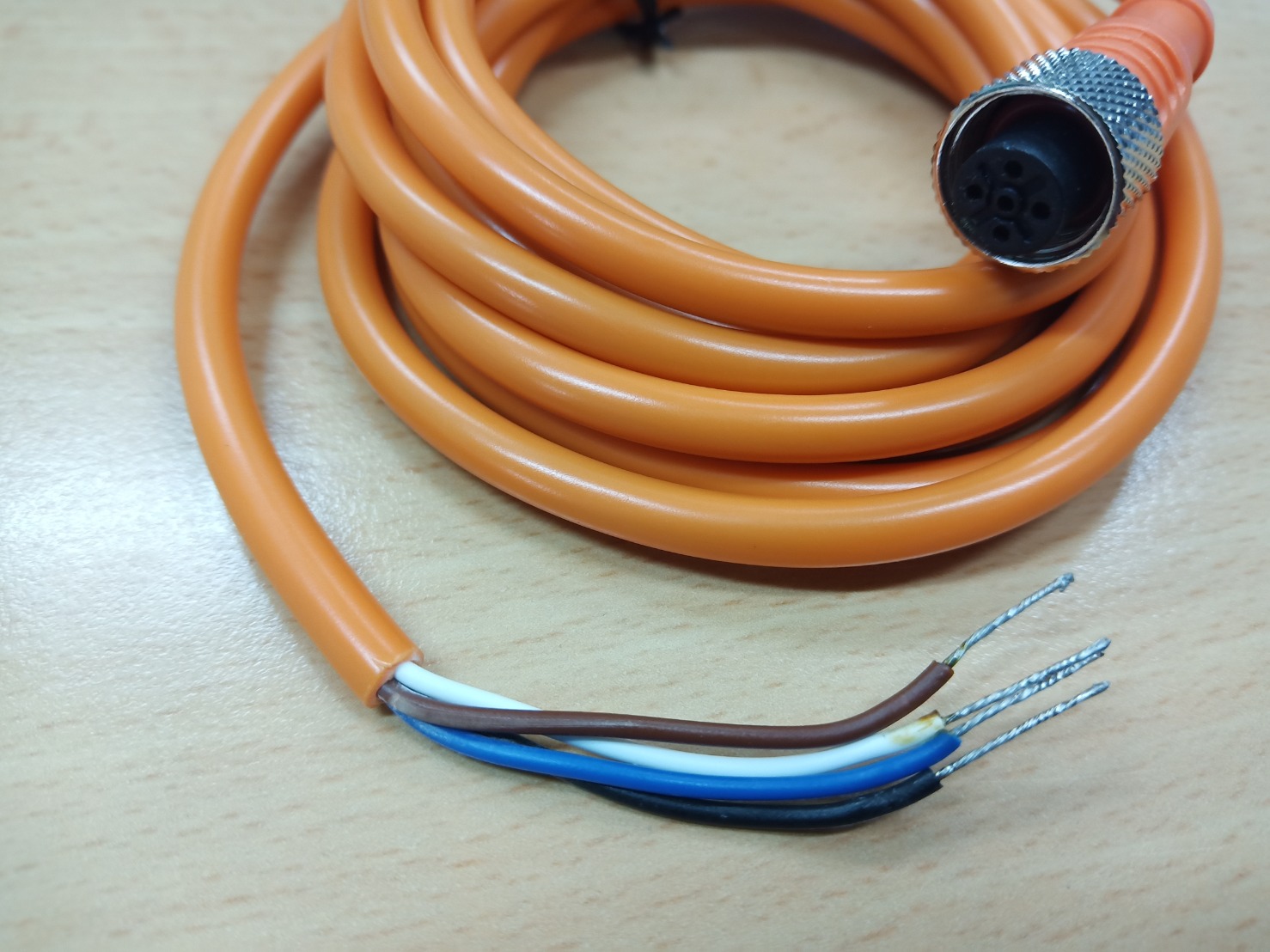 สายพร้อม CONNECTOR แบบงอ 90 เกลียว M12 ตัวเมีย แบบ 4 ขา ยาว 3m.