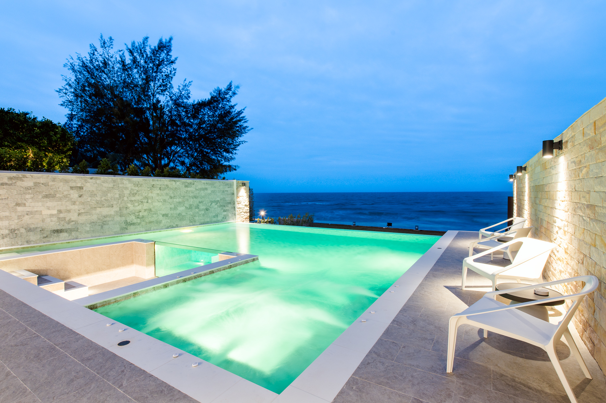 HR15066 บ้านพักติดทะเลหัวหิน The Casa Rocca Beach Villa HuaHin