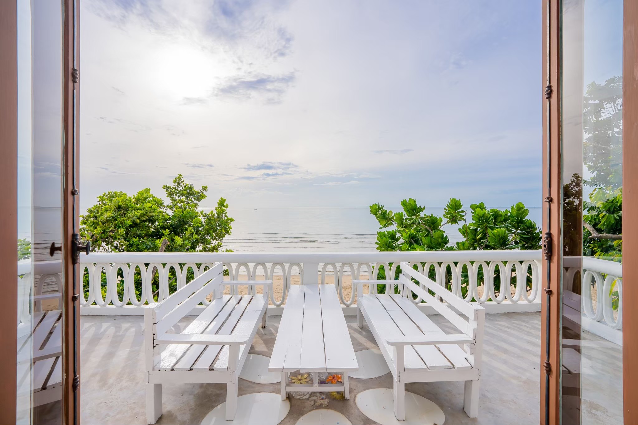 15086 บ้านพักติดทะเล De Pranburi beach villa