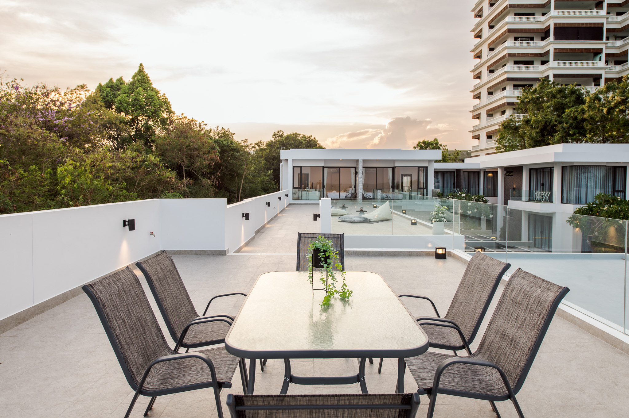 HR15066 บ้านพักติดทะเลหัวหิน The Casa Rocca Beach Villa HuaHin