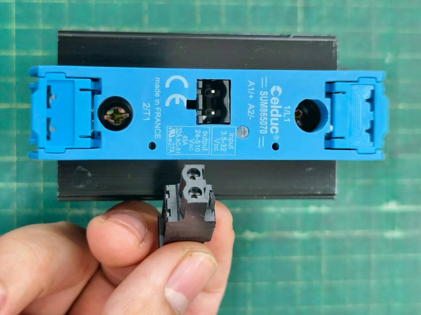 โซลิดสเตต SSR 45A 24-510Vac Input 3.5-32VDC/LED SOLID STATE RELAY CELDUC รุ่น SUM865070