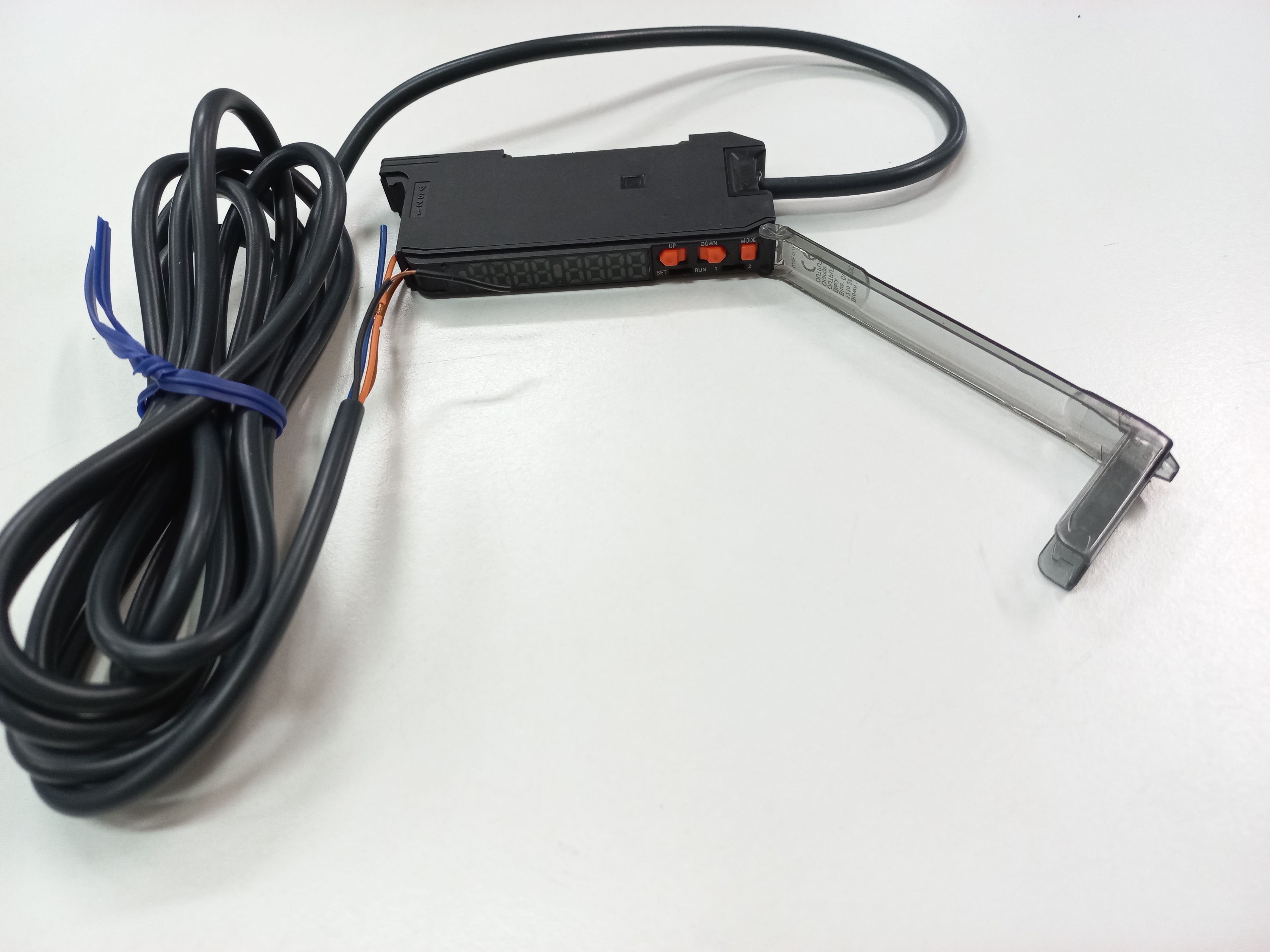 เซ็นเซอร์ OMRON ระยะการตรวจจับ 2 mm Proximity Sensor + ตัวขยายสัญญาณ