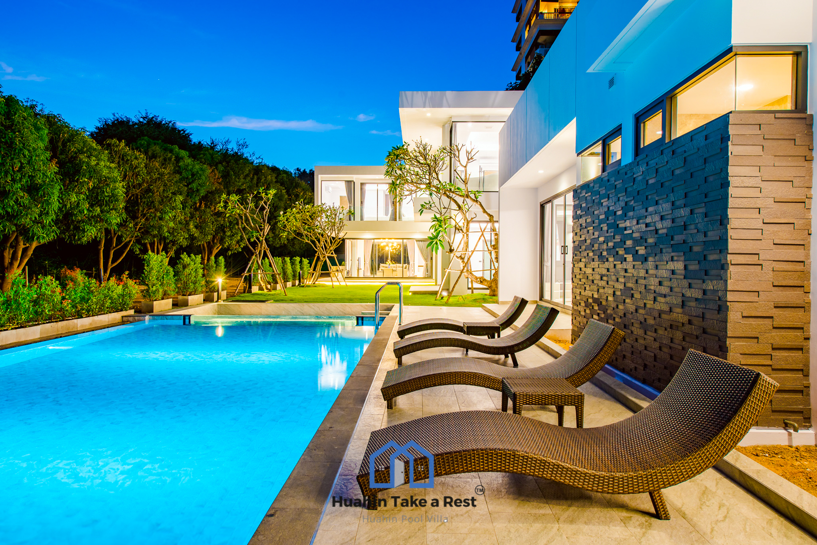 HR15039 บ้านพักติดทะเลหัวหิน The Premium Beach Villa Hua Hin