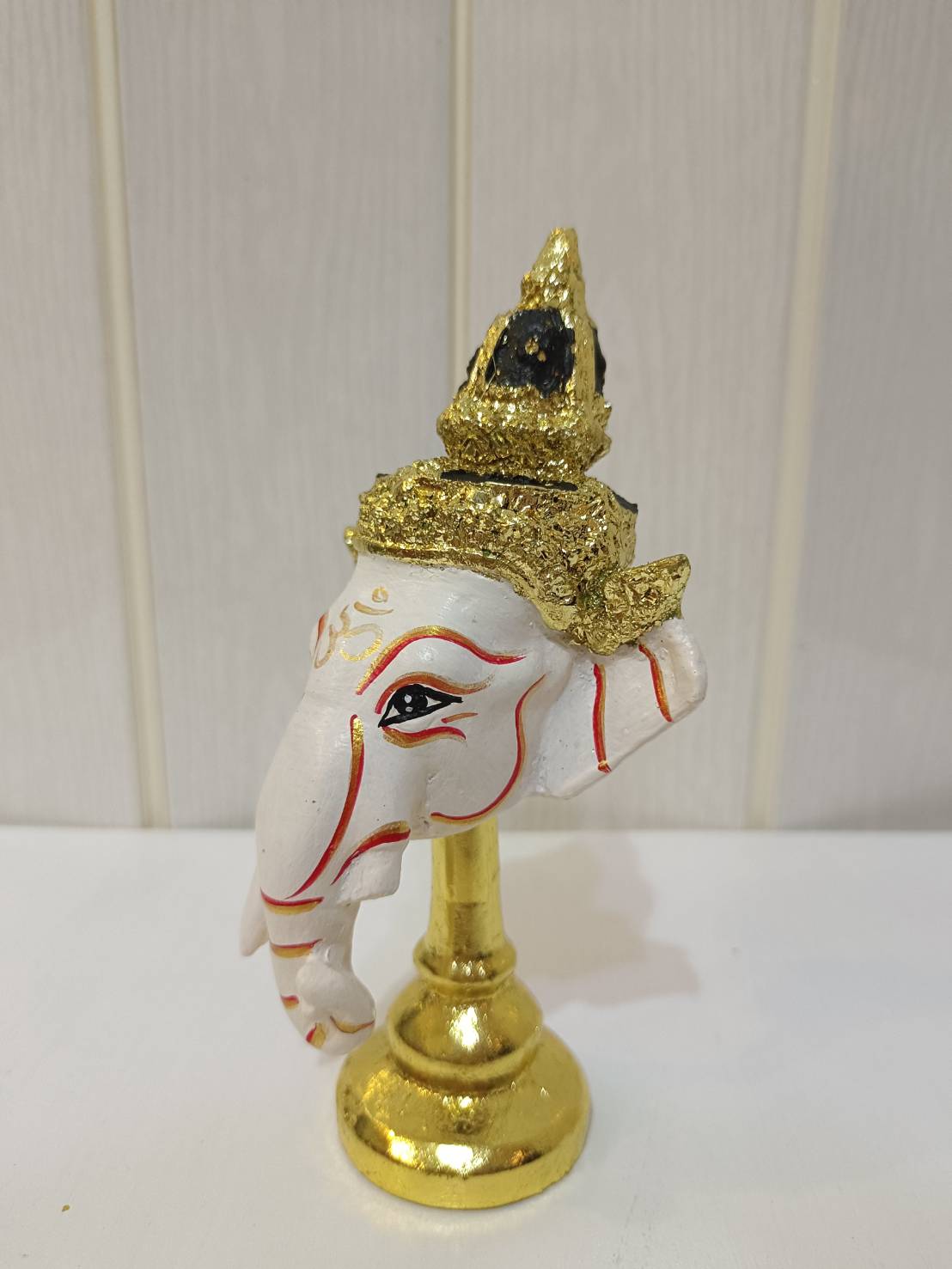 พระพิฆเนศ ขนาดจิ๋ว ขนาดตั้งหน้ารถ พร้อมฐานปิดทอง (สีขาว)