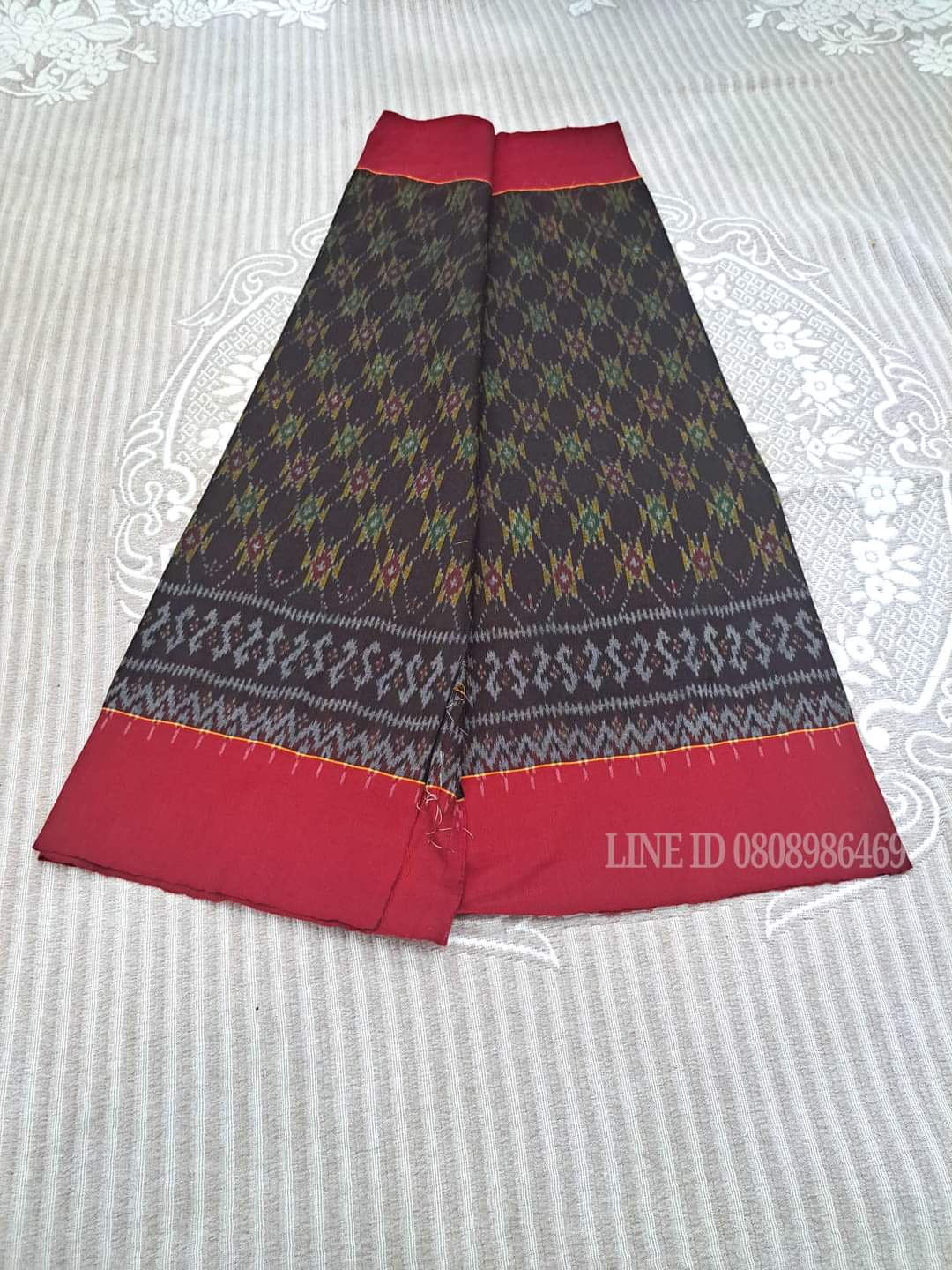 เสื้อสูทชายผ้าฝ้ายมัดหมี่แท้มัดหมี่ตีนแดงทอมือ เสื้อสูทชายฝ้ายแท้ สูทผ้าไทยชาย ซาฟารีผ้าไหมชาย สูทผ้าฝ้ายมัดหมี่ตีนแดง,สูทผ้าไทย ซาฟารีชาย ตามภาพ XL