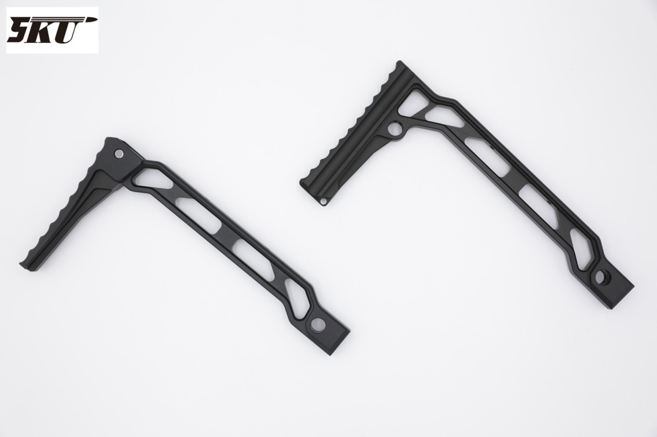 พานท้ายปืนแบบพับได้ ยี่ห้อ JMac รุ่น 1913 Folding Mech มี2แบบให้เลือก #รุ่น AB-8R (พานท้ายพับได้สองจังหวะ) #รุ่น SS-8R (มีรูสำหรับติดตั้งหูกวิน QD 2จุด) คุณสมบัติ : #ผลิตจากอลูมิเนียม #น้ำหนักเบา #ทนทาน #ติดตั้ง่าย #สามารถติดตั้งกับปืนที่รองรับพานท้ายแบบร