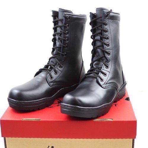 👢 รองเท้าคอมแบท 𝑩𝒐𝒈𝒊𝒆𝟏 👢 รุ่น E2 (ไม่มีซิปข้าง ร้อยเชือก รูตาไก่) _____________________ . ✅ หนังวัวแท้ 100% ผ่านกรรมวิธีพิเศษ ทำให้หนังมีความนุ่มสบายไม่กัดเท้า ✅ เหมาะกับชุดฝึก