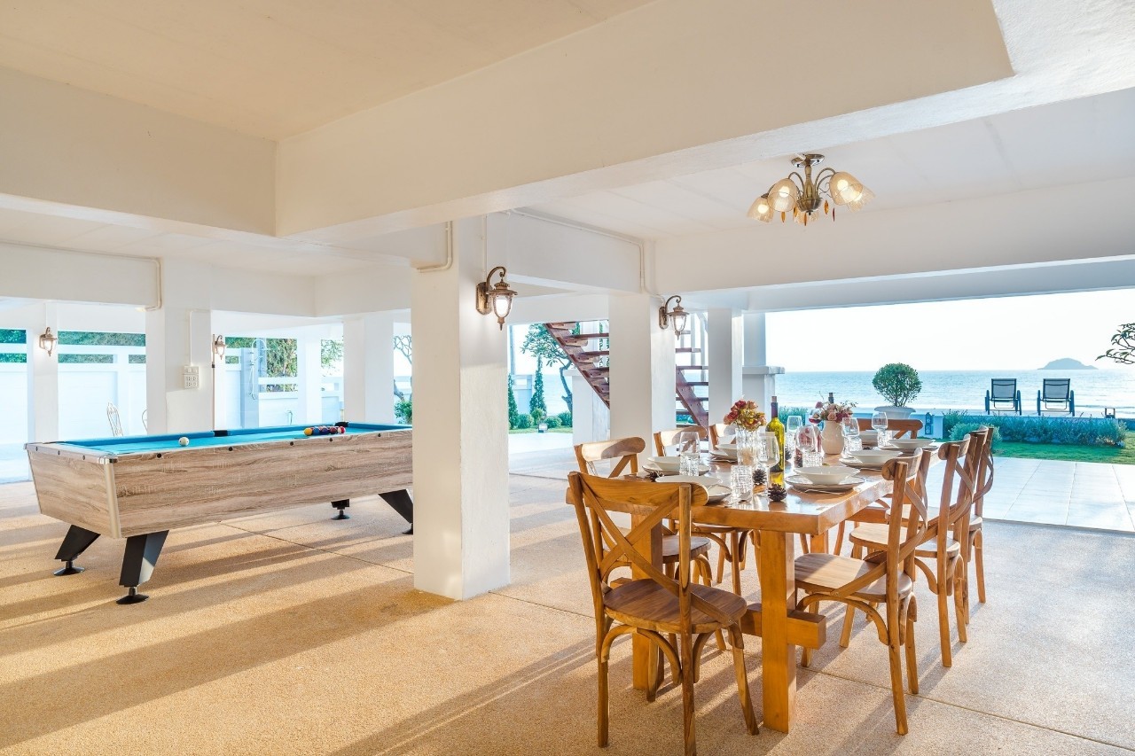 HR15076 บ้านพักติดทะเลหัวหิน The Luxe Beach Villa