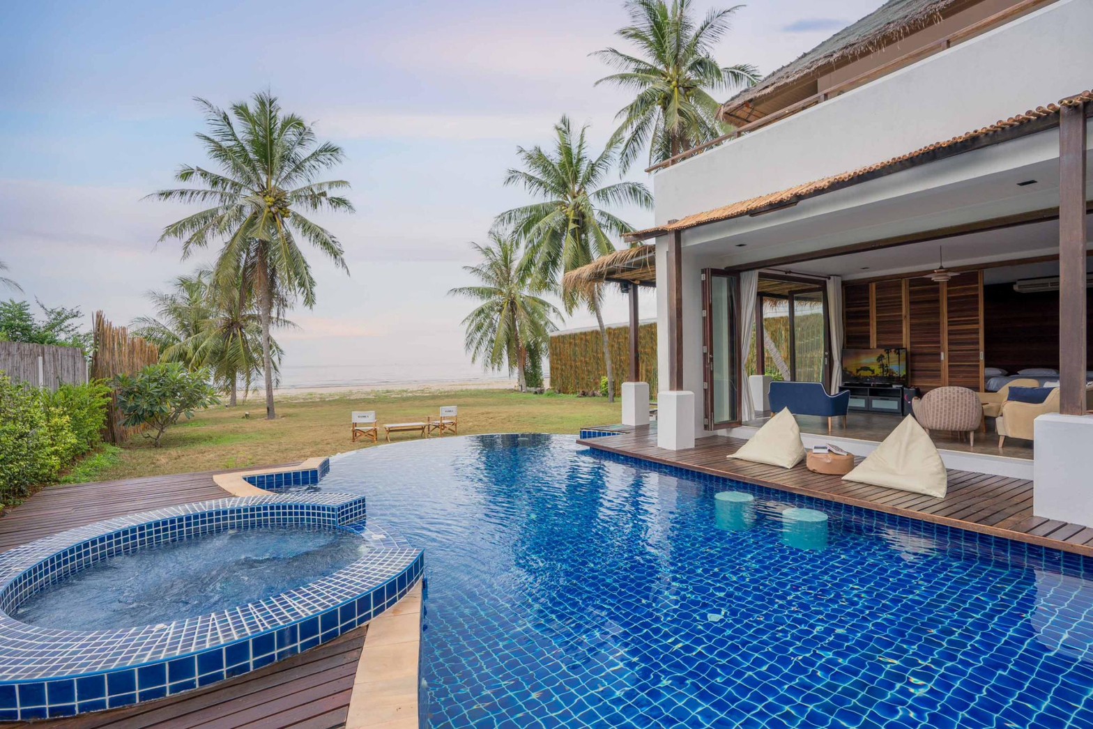 HR15061 บ้านพักติดทะเล The Pamila Beach Villa Kuiburi