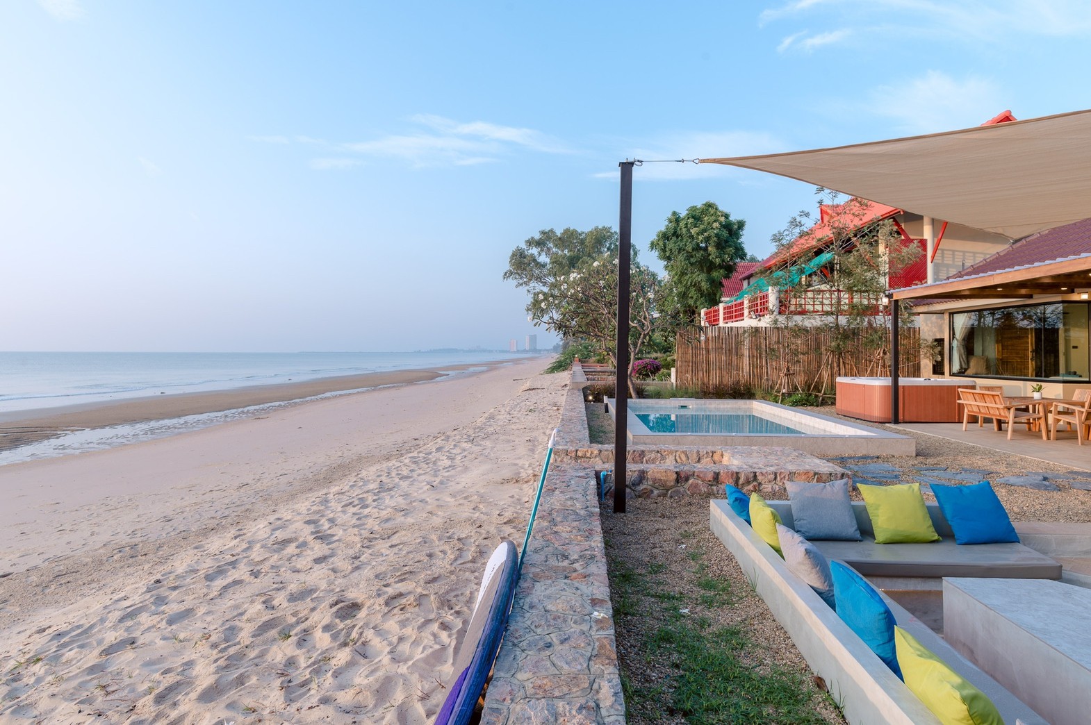 HR15055 บ้านพักติดทะเล The Coastal Vista Beach Villa