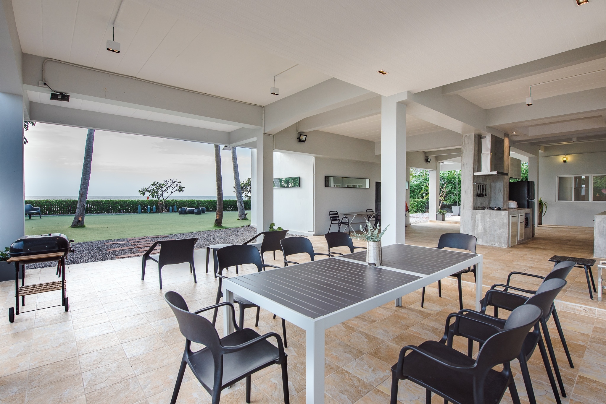 HR15044 บ้านพักติดทะเล กุยบุรี The Cozy Beach Villa