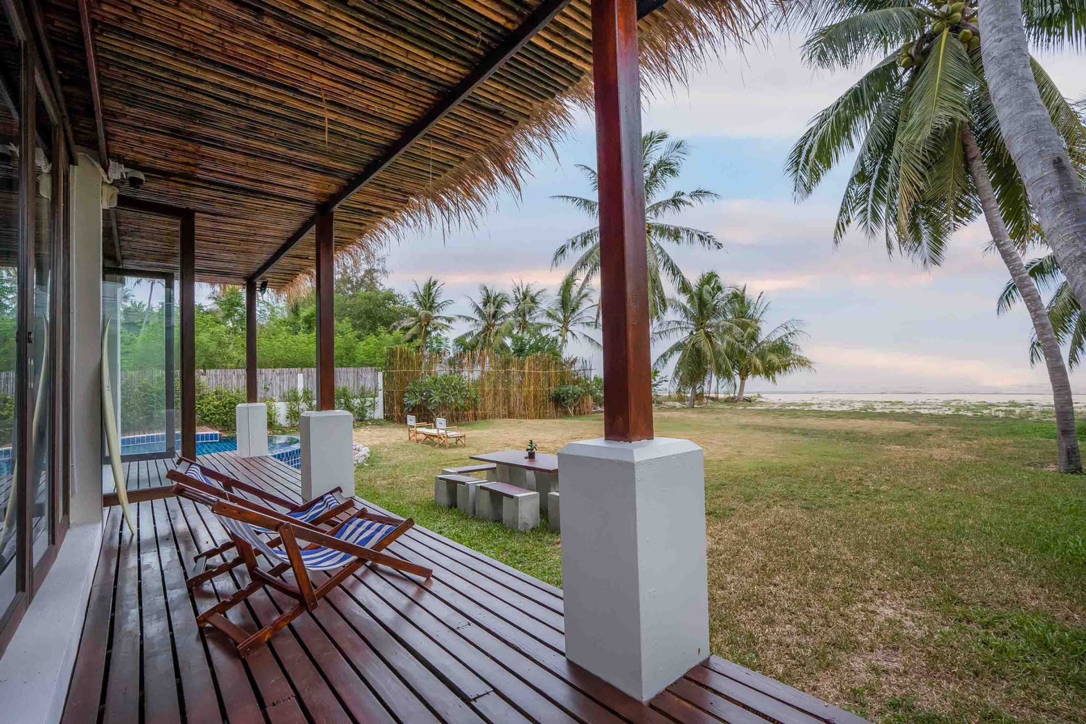 HR15061 บ้านพักติดทะเล The Pamila Beach Villa Kuiburi