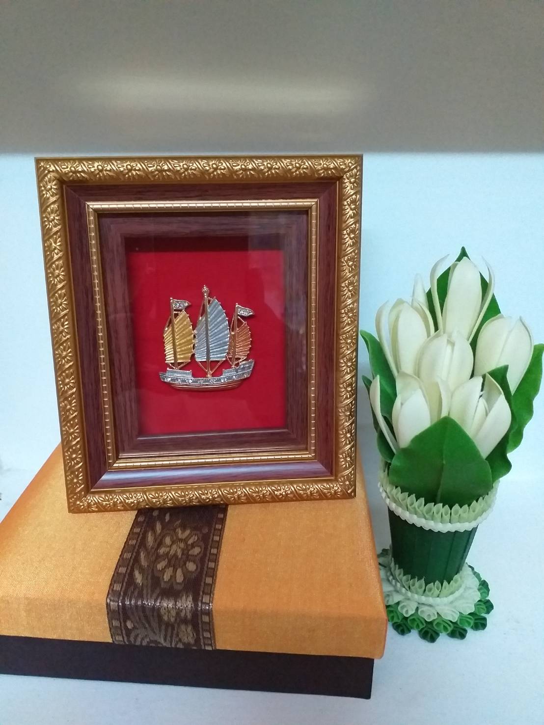 กรอบรูปโขนรามเกียรติ์ และเอกลักษณ์ไทยๆ พร้อมกล่องผ้าไหม