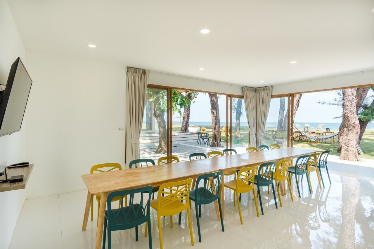 HR15080 The Bristol Beach Huahin Pool villa