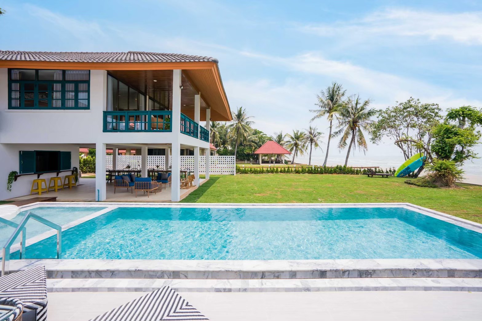 HR15050 บ้านพักติดทะเล The Century Beach Villa Cha Am