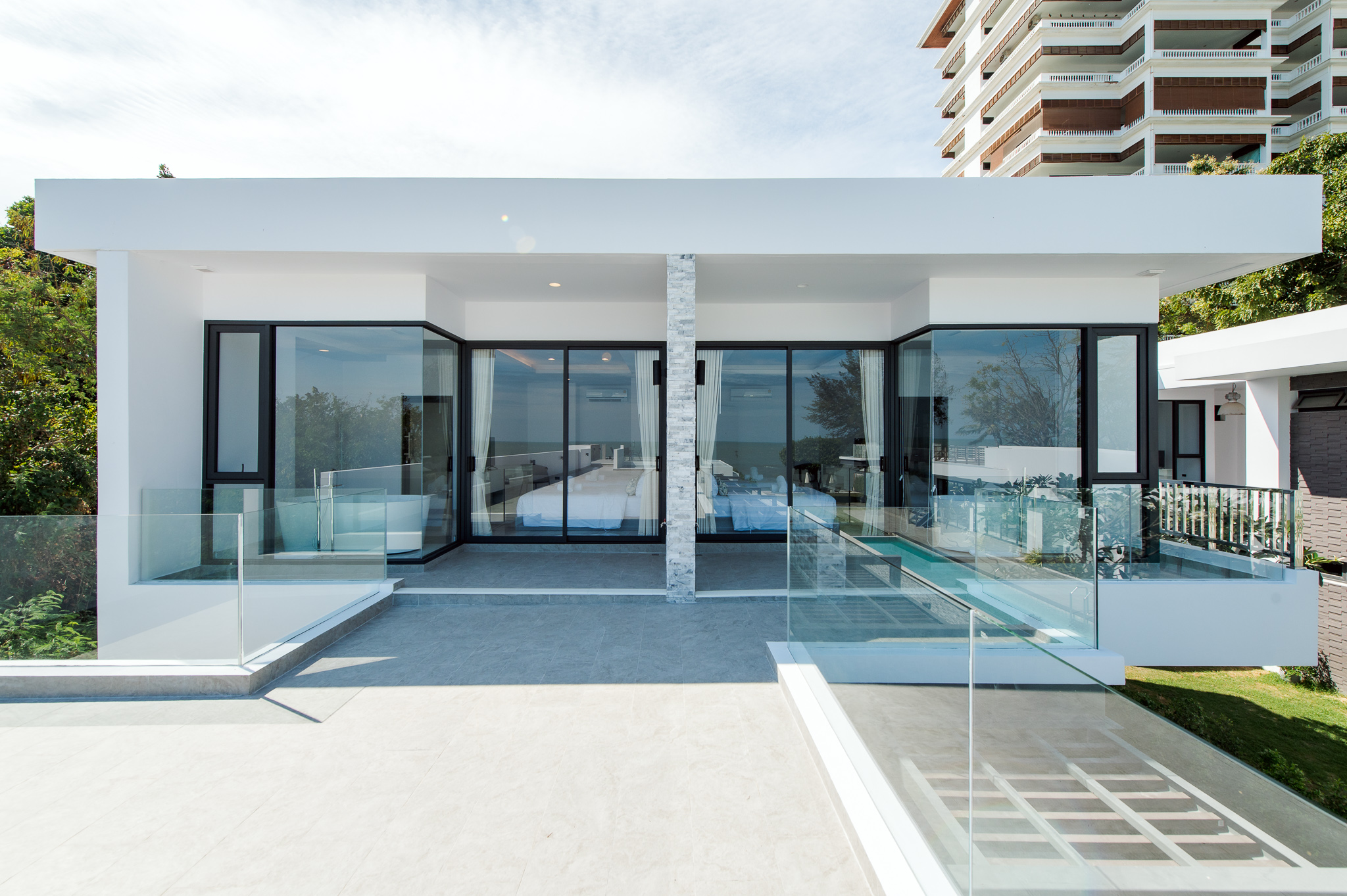 HR15066 บ้านพักติดทะเลหัวหิน The Casa Rocca Beach Villa HuaHin