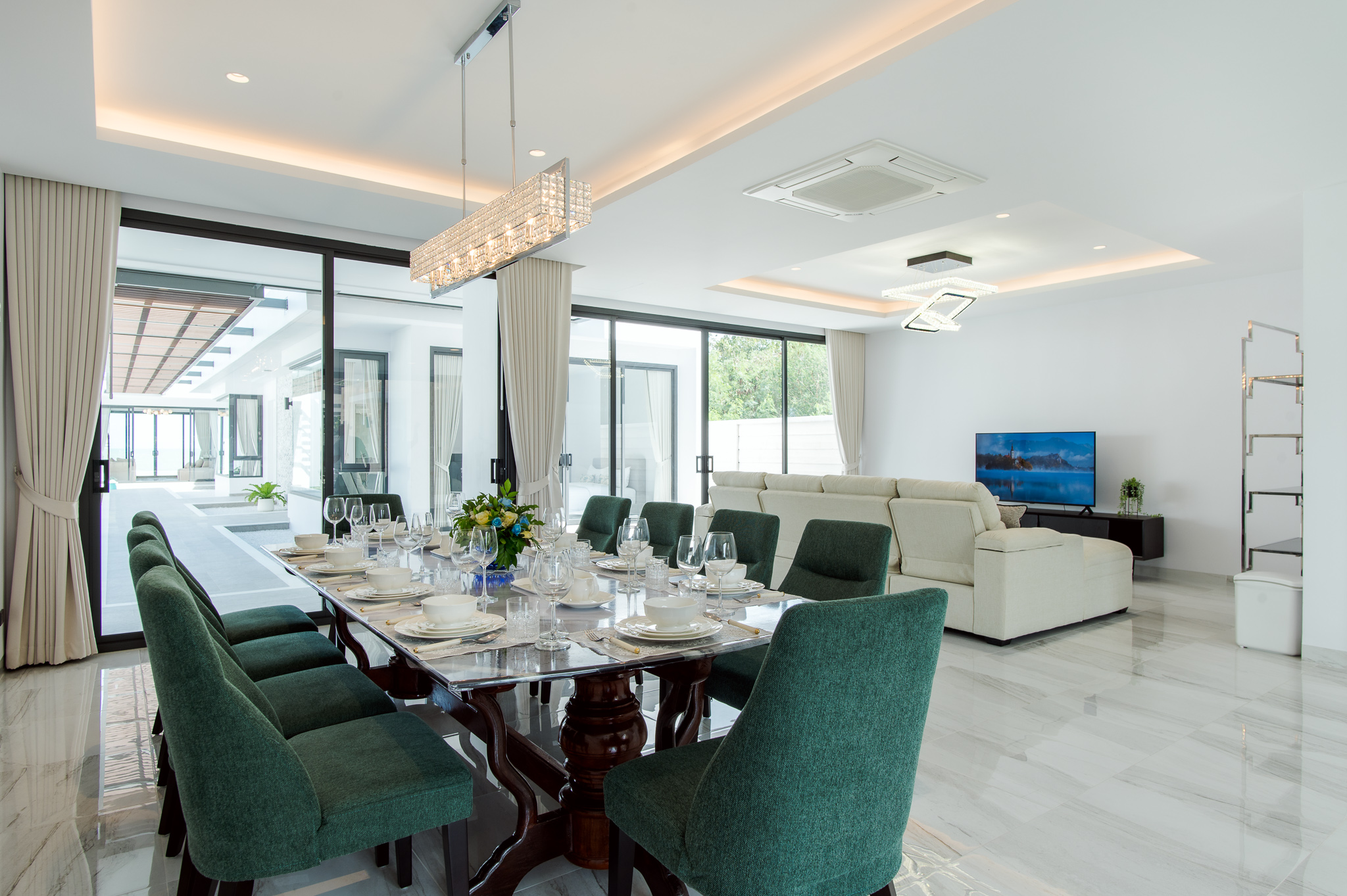 HR15066 บ้านพักติดทะเลหัวหิน The Casa Rocca Beach Villa HuaHin