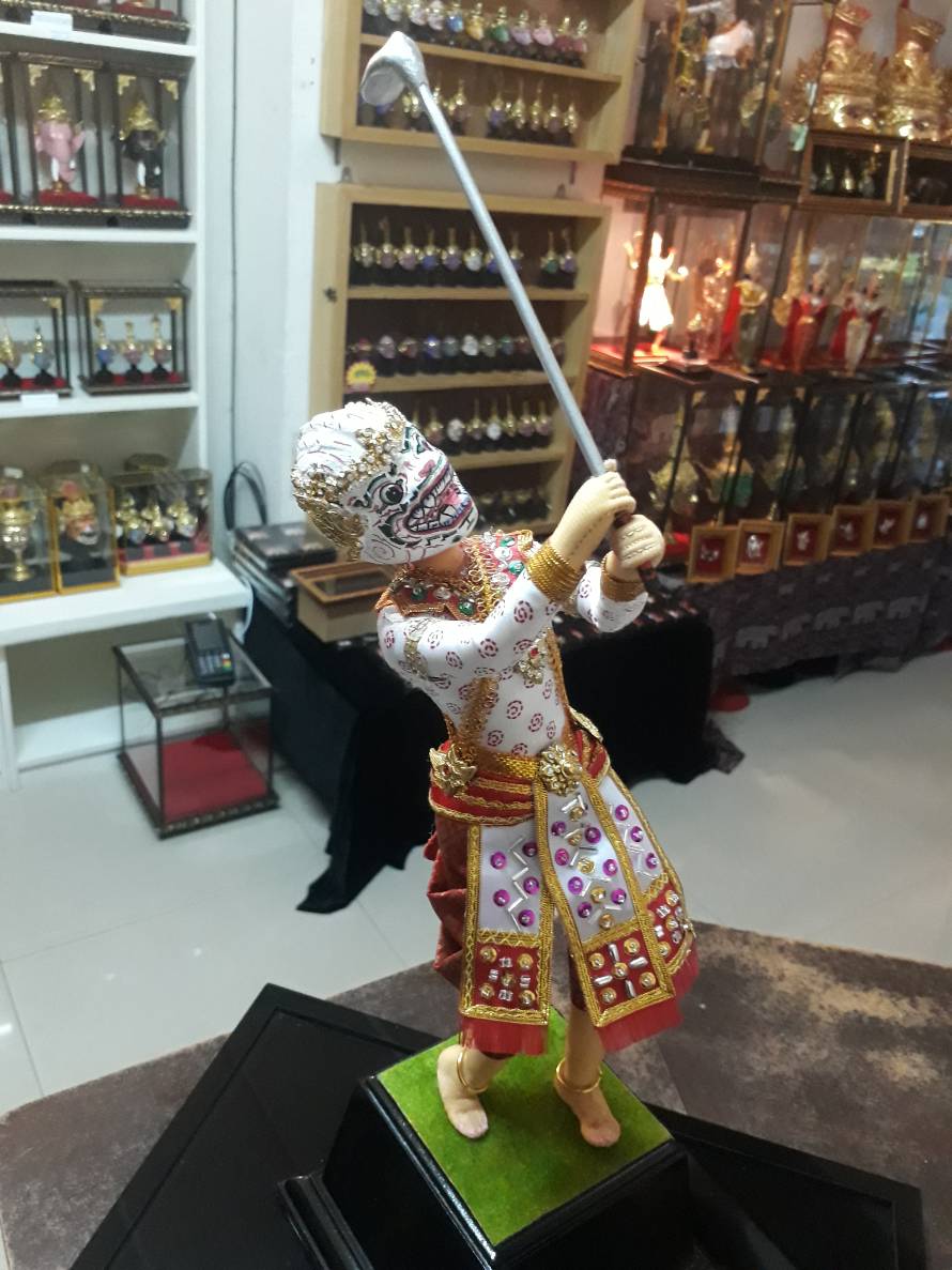 ตุ๊กตา หนุมานตีกอล์ฟ (ตัวใหญ่)