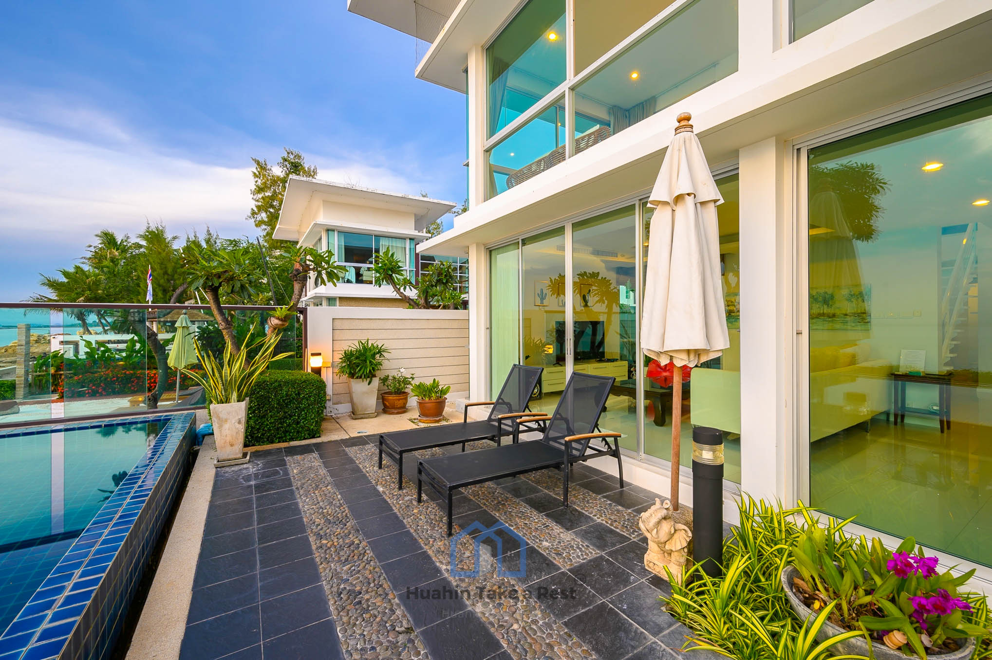 HR15035 บ้านพักติดทะเลหัวหิน บ้านเดอะซันเซตบีช พูลวิลล่า