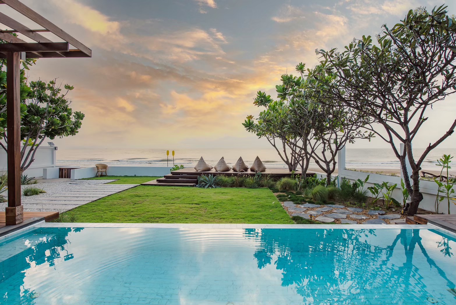 HR15003 บ้านพักชะอำ The Coastal Beach Villa