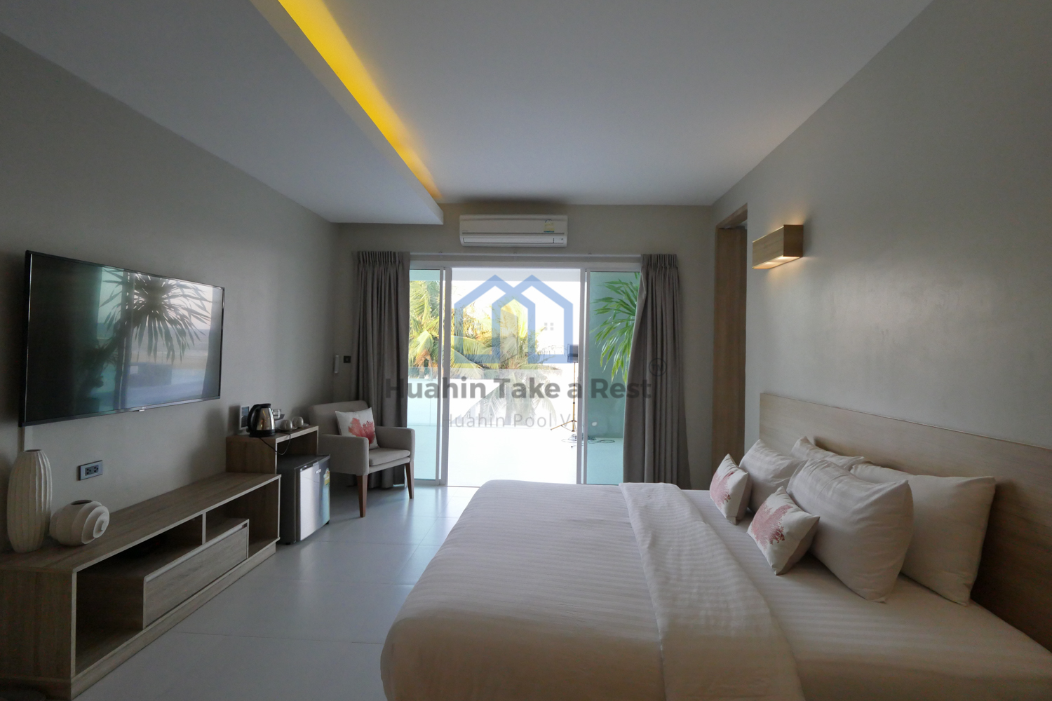 HR15009 บ้านซีบรีซ วิลล่าติดทะเลสุดหรู