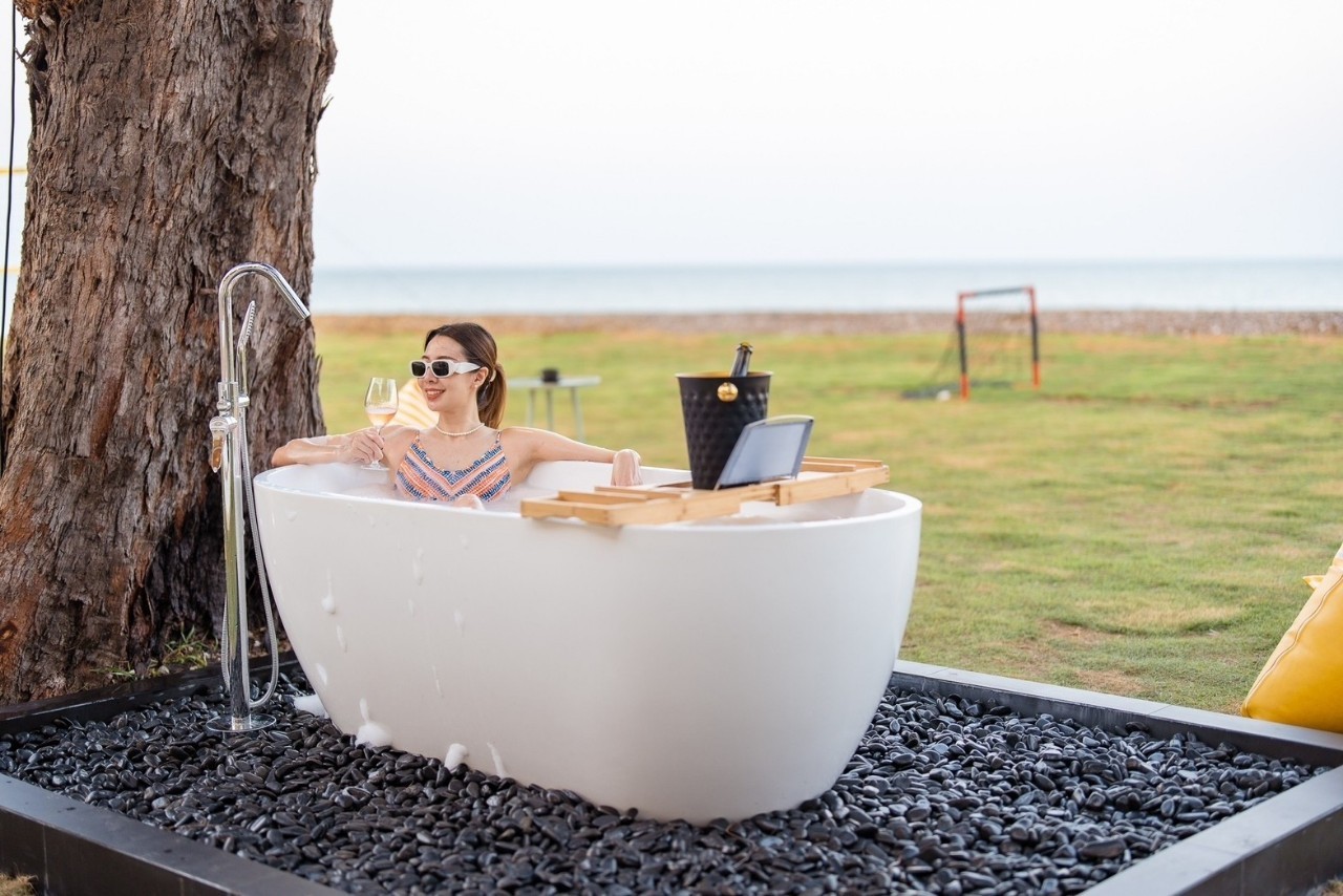 HR15080 The Bristol Beach Huahin Pool villa