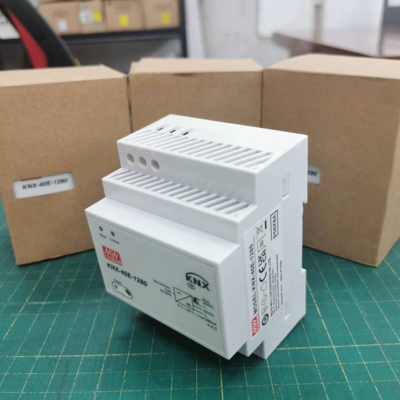 สวิทช์ชิ่งพาวเวอร์ซัพพลาย Meanwell KNX-40E-1280 POWER SUPPLY 40W 30V 1.28A
