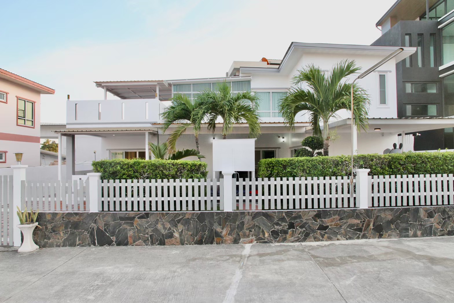 HR15068 บ้านพักหัวหินใกล้ทะเล บ้านเคียงเล ไวท์ วิลล่า