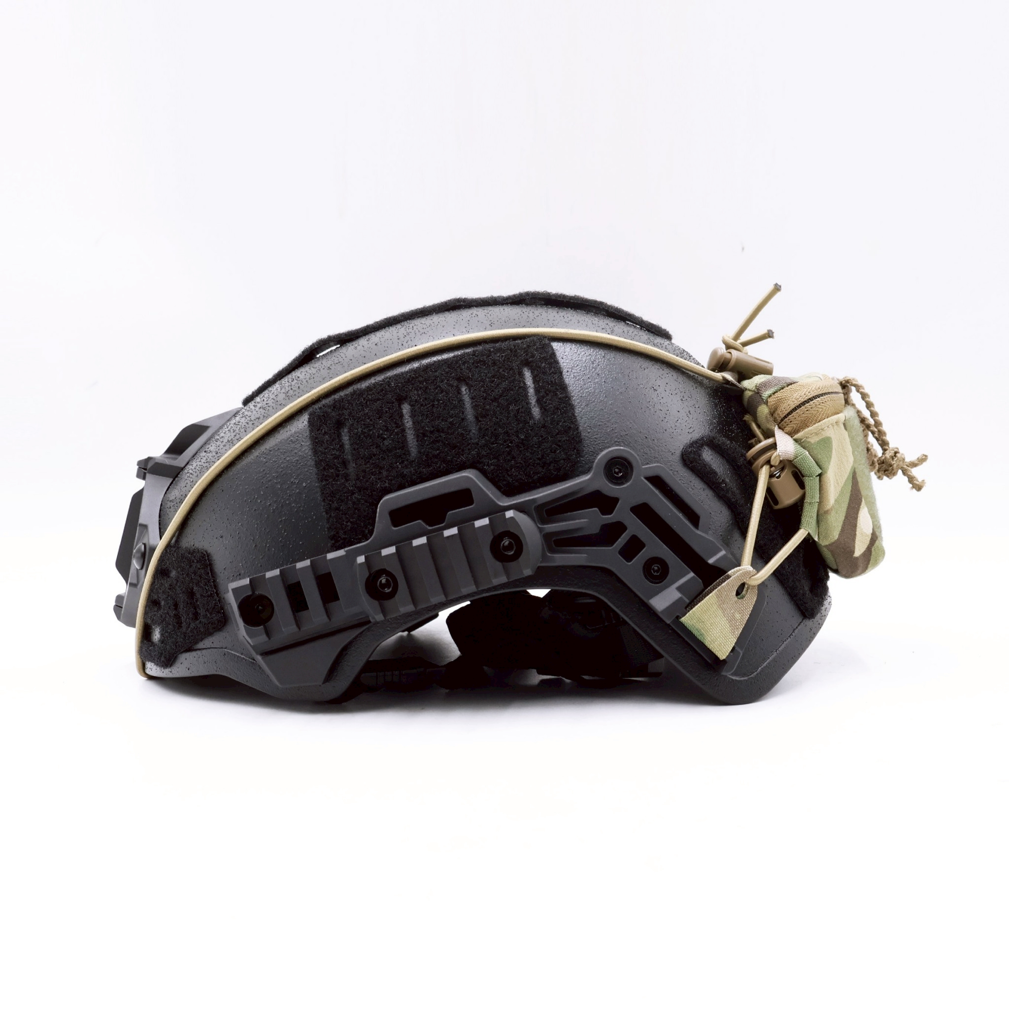 New. กระเป๋าติดหมวก WoSport SC HELMET POUCH ( HL- ACC -72 ) - ผลิตจากผ้า Cordura ขนาด 12 × 8.5 × 4.5 cm - กระเป๋าเป็นแบบ ซิปคู่ ( Double Zipper ) สะดวก ในการ เปิด-ปิด - สามารถใส่ กล่องแบตเตอรี่ของกล้อง Night Vision , กล้องติดหมวก หรือ อุปกรณ์ต่างๆที่มีขนา