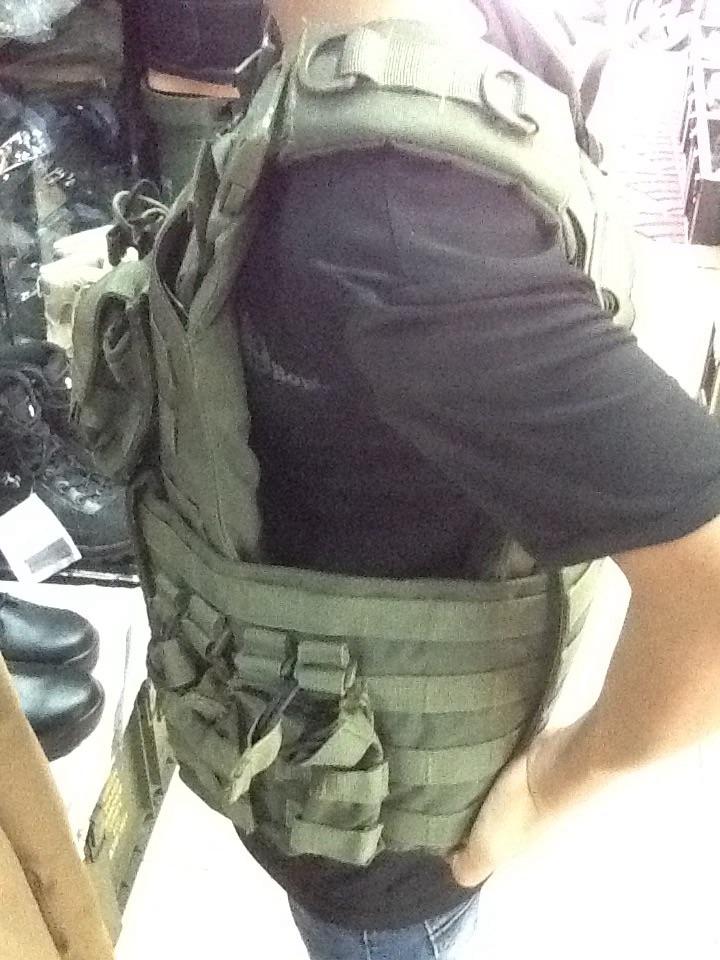 New.เสื้อเกราะ Tactical มาพรัอมอุปกรณ์ใส่แม็กพร้อม สีเขียว
