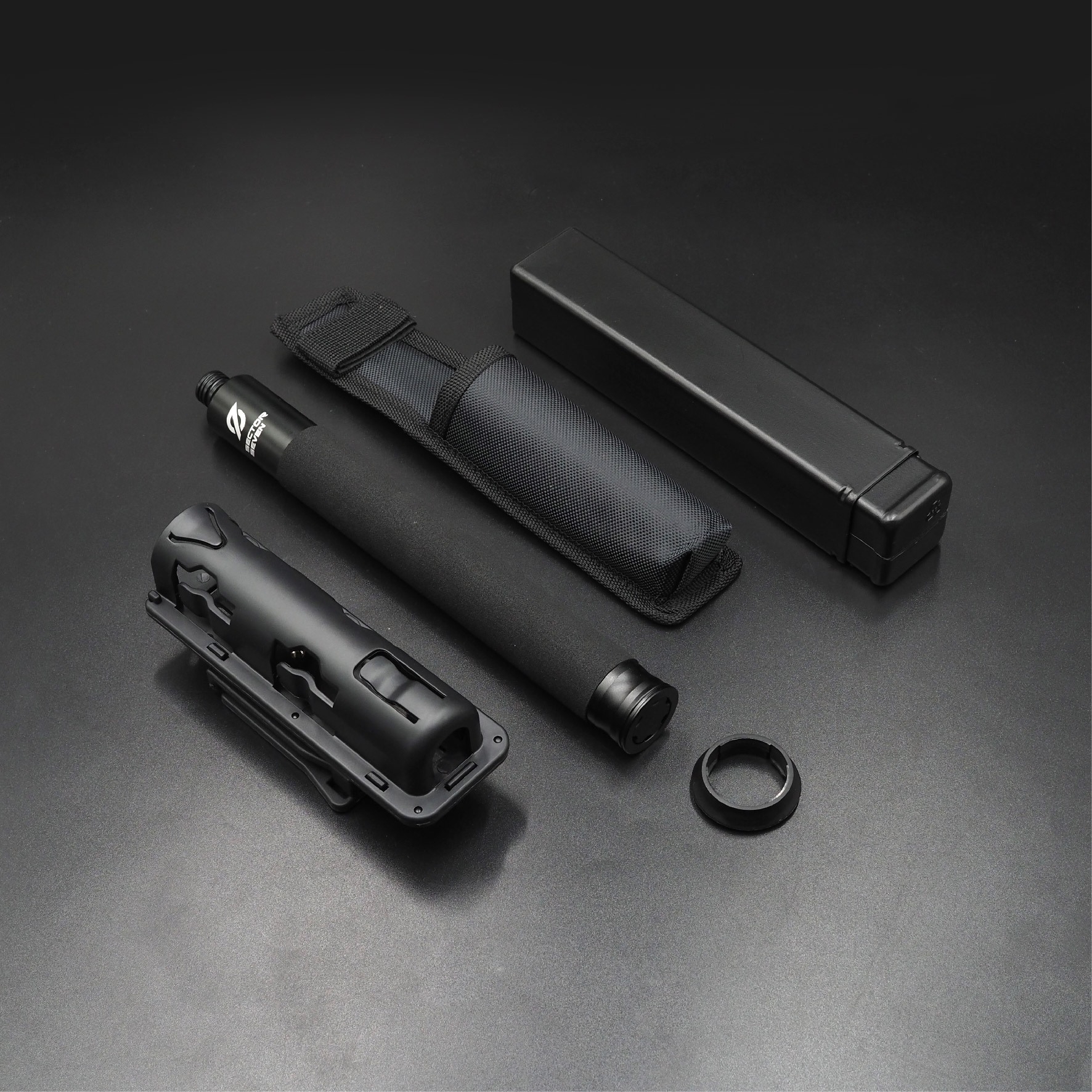 New. ดิ้ว Sector Seven Baton 24" แบบครบชุด (SET-A) -กระบองผลิตจากเหล็กชุบแข็ง ไม่คดงอง่าย -ระบบกดตูด ใช้งานสะดวก เก็บง่าย -ใช้งานรวดเร็ว ด้วยเพียงมือเดียว -ด้ามจับฟองน้ำ Dia ขนาด 28.5 มม. -ความยาวหลังยืด 24 นิ้ว -ความยาวหดเก็บ 10.5 นิ้ว -นน. 348 กรัม