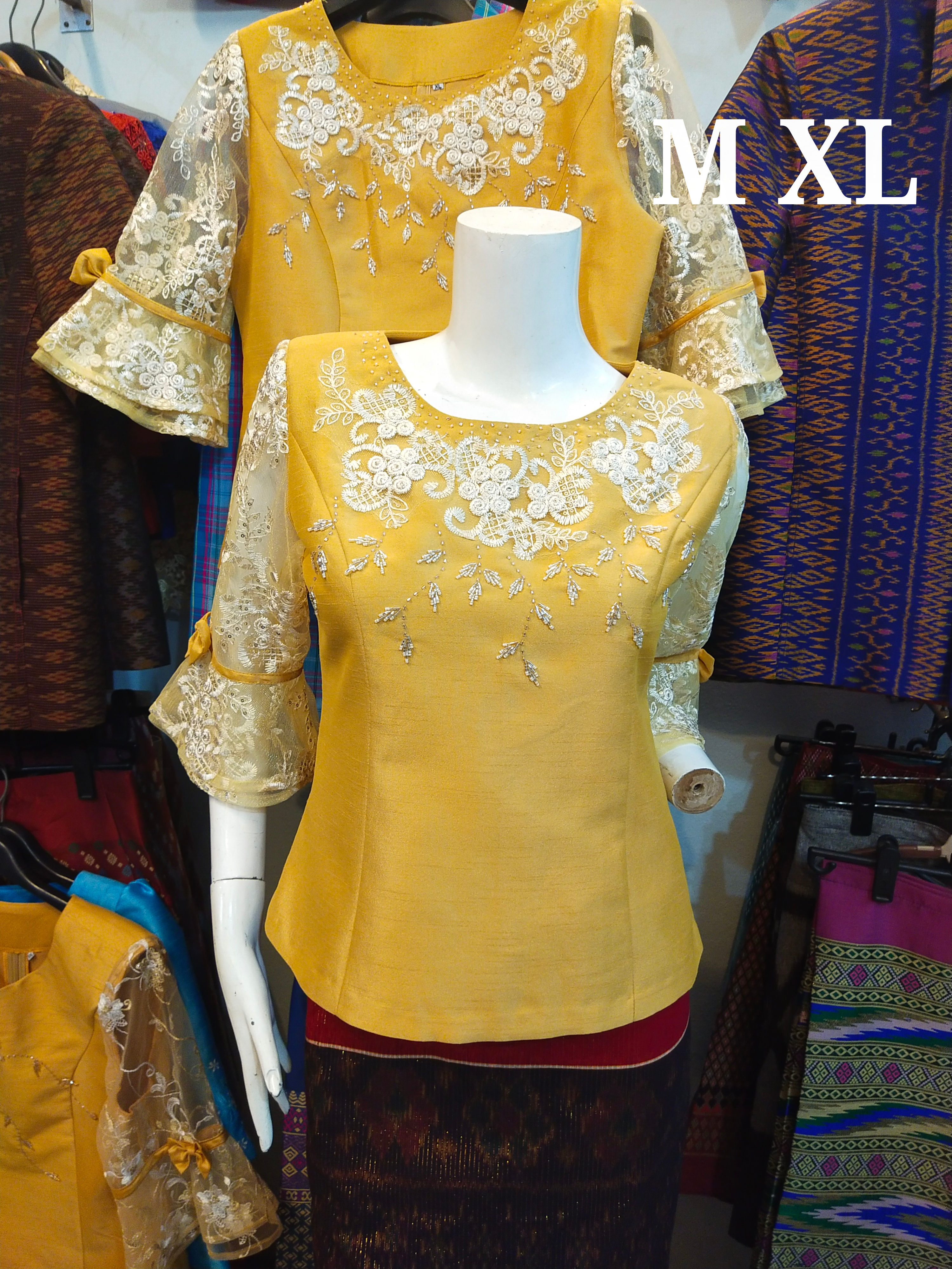 เสื้อผ้าไหมสตรี #เสื้อผ้าผ้าไหมสไตน์เกาหลีปักเลื่อม #เสื้อทำงานผ้าไทย #เสื้อผ้าไหมสไตน์หรู ตามภาพ XL