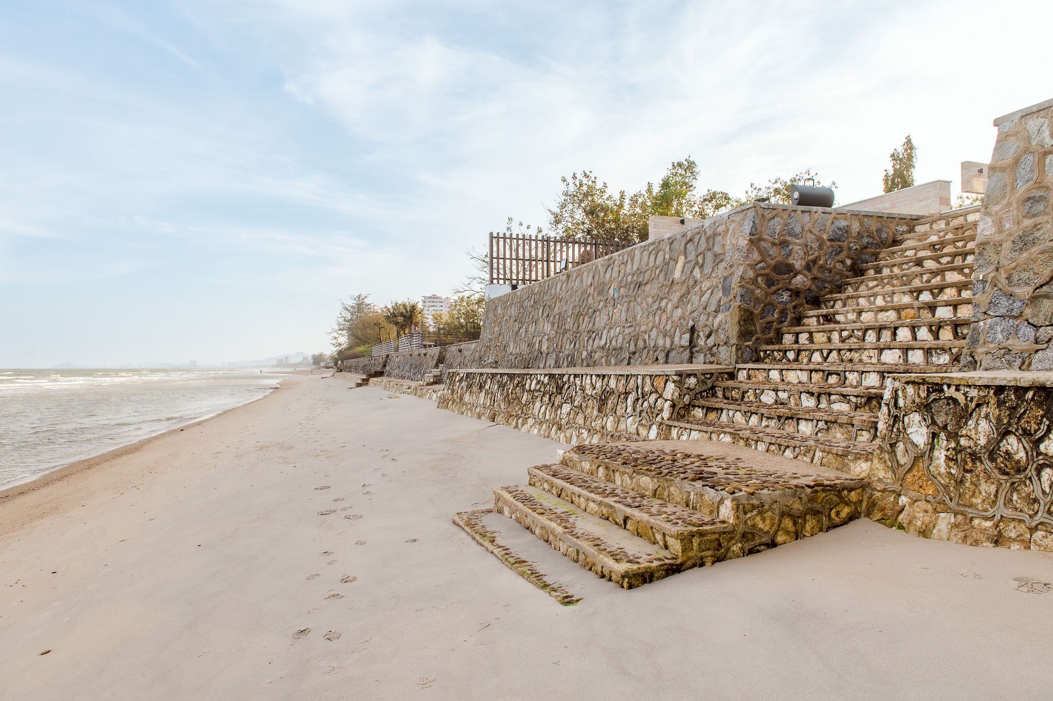 HR15066 บ้านพักติดทะเลหัวหิน The Casa Rocca Beach Villa HuaHin