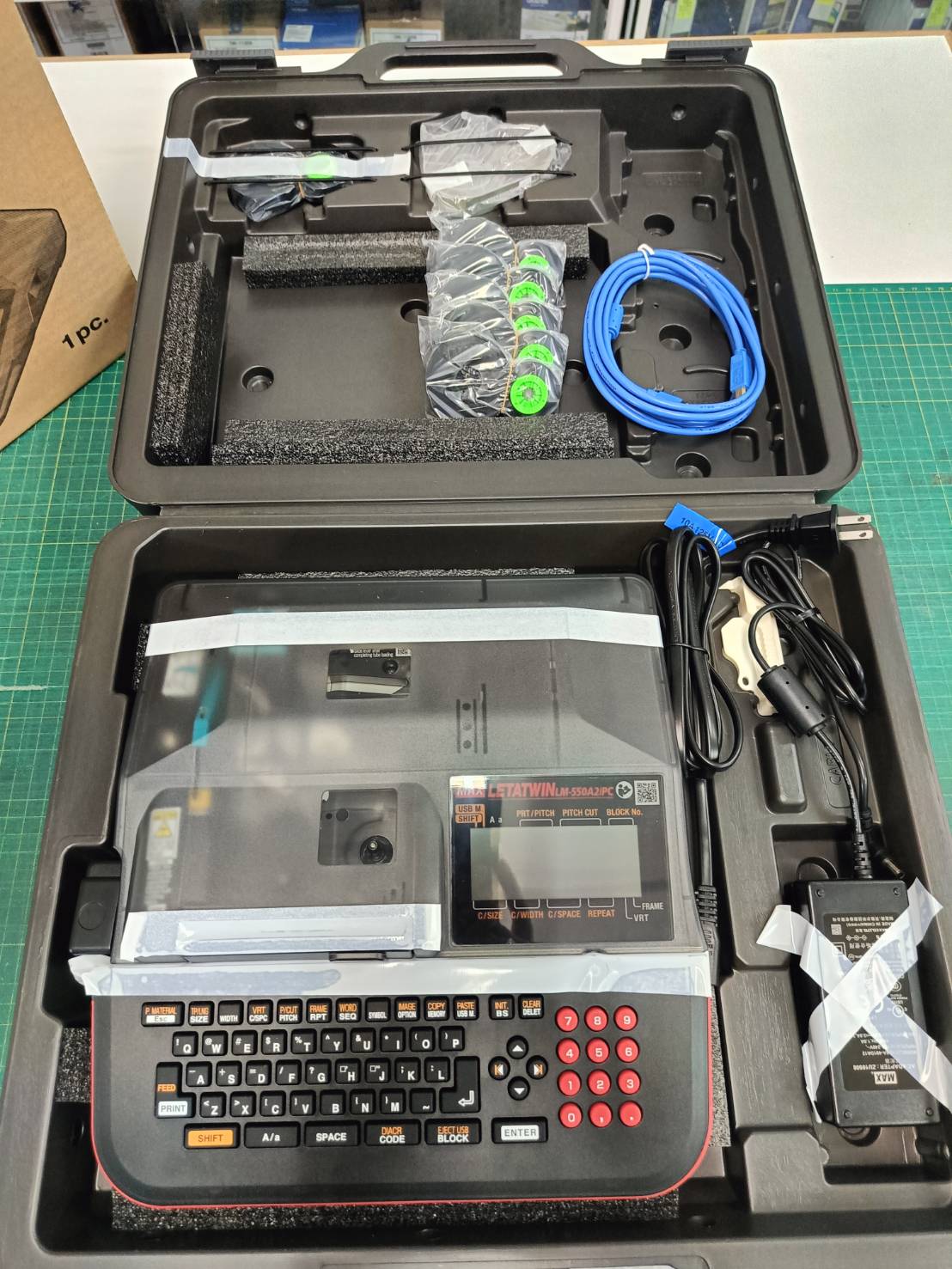 เครื่องพิมพ์ปลอกสายไฟ MAX LM-550A2/PC LETATWIN พิมพ์ผ่านแป้นพิมพ์ / ต่อ Computer ก็ได้
