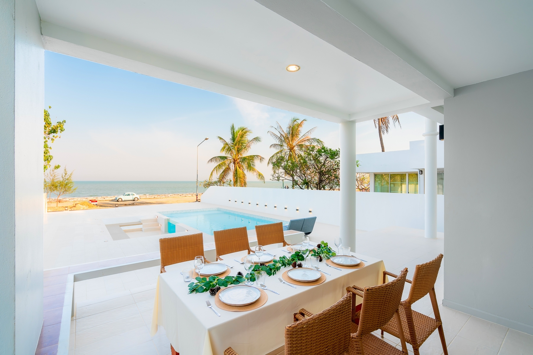 HR15070 บ้านพักติดทะเล The Gina Beach Villa Pranburi