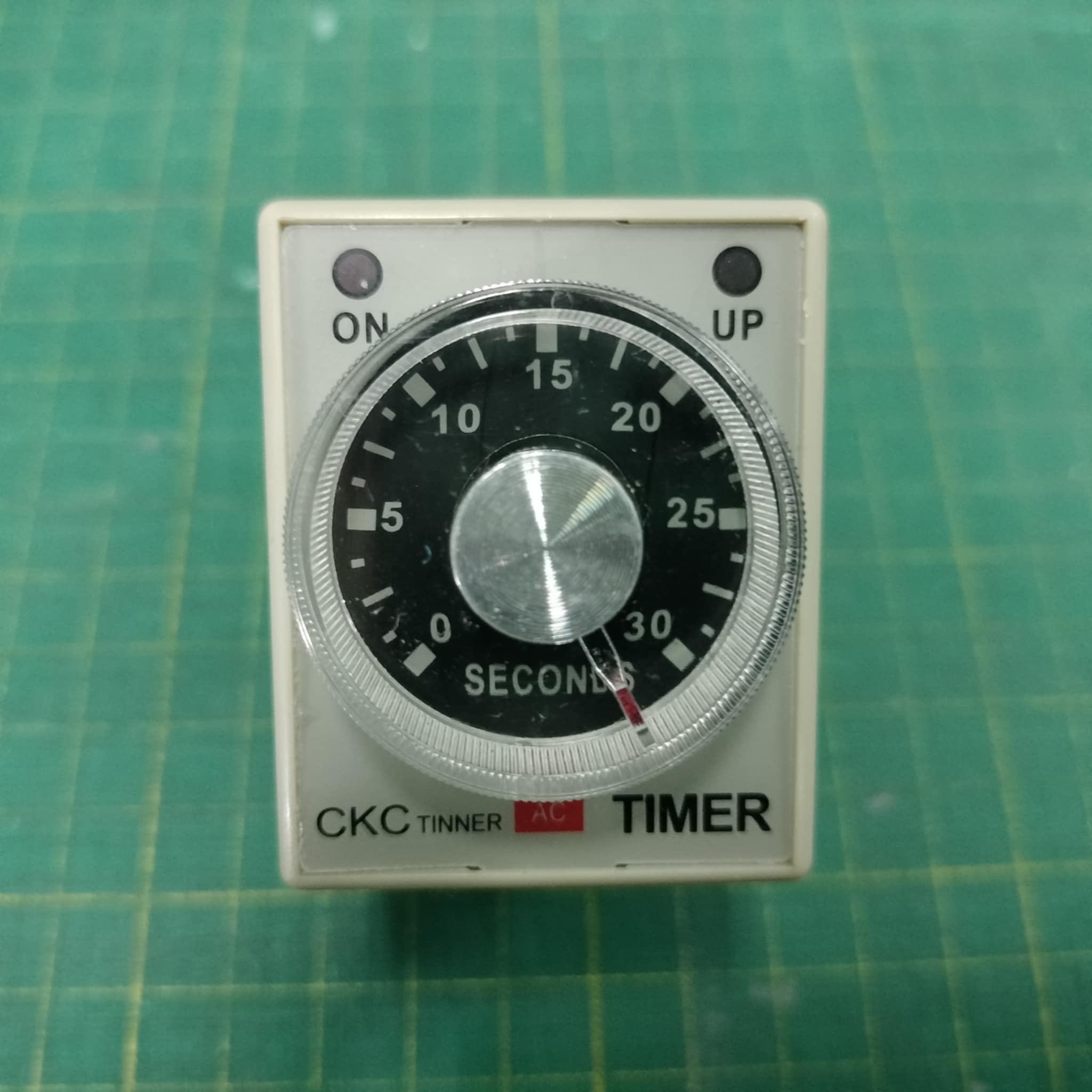 CKC Timer AH3-3 220V ไทม์เมอร์ ฟรีซ็อกเก็ต PF083A ช่วงเวลา 30 วินาที Delay-ON Delay-OFF