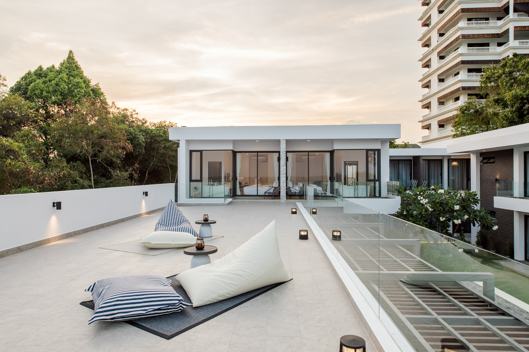 HR15066 บ้านพักติดทะเลหัวหิน The Casa Rocca Beach Villa HuaHin