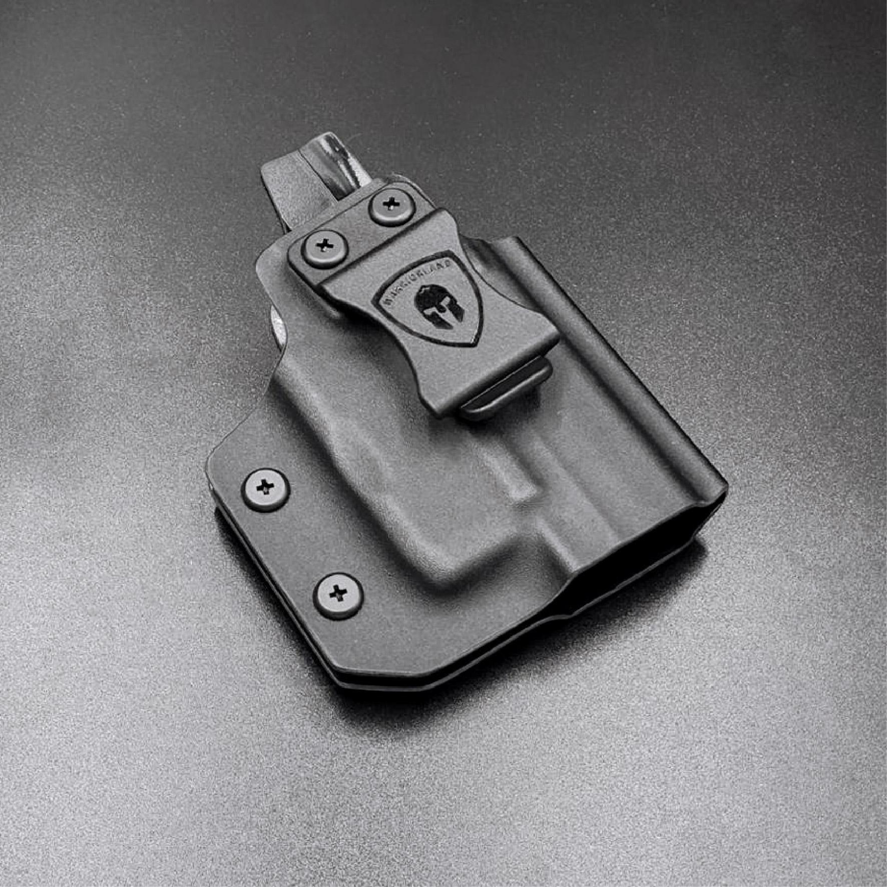 ไฟฉาย Warriorland SL-1 + ซองพกใน Kydex มี 3 รุ่นให้เลือก 🍁 รุ่น Sig Sauer P365 🍁 รุ่น G43/G43X ( เฉพาะรุ่นที่ไม่มีราง ) 🍁 รุ่น Springfield Hellcat 🔺ไฟฉาย ผลิตจาก Polymer เกรดคุณภาพ 🔺ออกแบบให้ทนทานต่อแรงรีคอยด์ได้