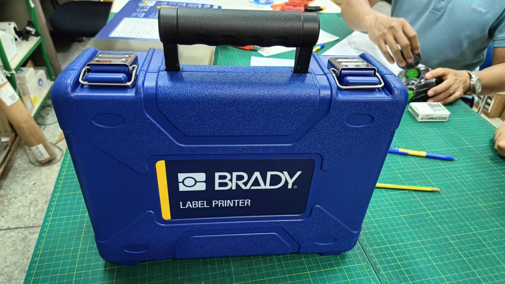 เครื่องพิมพ์สติ๊กเกอร์ BRADY M210 - BRADY LABEL PRINTER
