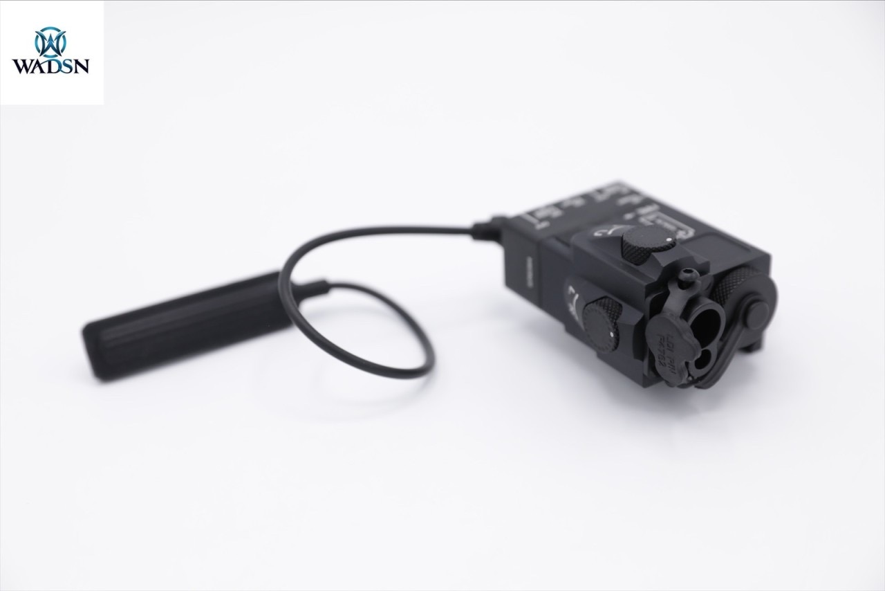 กล่องเลเซอร์ชี้เป้า(เลเซอร์สีแดง) DBAL MIni ยี่ห้อ WADSN รุ่น บอดี้อลูมิเนียม Dbal-Mini Aiming Devices (Red&IR Laser) ขนาด : กว้าง 7cm. ยาว 77.5cm. สูง 4.5cm. น้ำหนัก : 132 กรัม คุณสบัติ : #บอดี้ทำจากอลูมิเนียม #น้ำหนักเบา #แข็งแรงทนทาน #มาพร้อมสวิทช์หางห