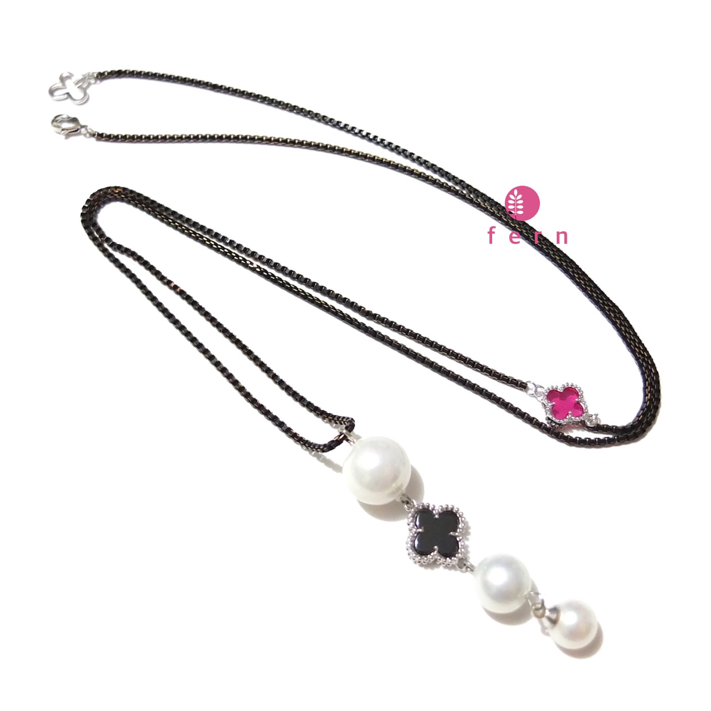 สร้อยคอยาวสีดำเหลือบทอง แซมจี้อาเกตลายดอกสีม่วง พร้อมจี้ยาวมุก crystal pearl และอาเกตสีดำ งานจิวเวลรี่สวย หวาน สร้อยยาว 76 cm / ขนาดจี้ 1.2 x 6 cm