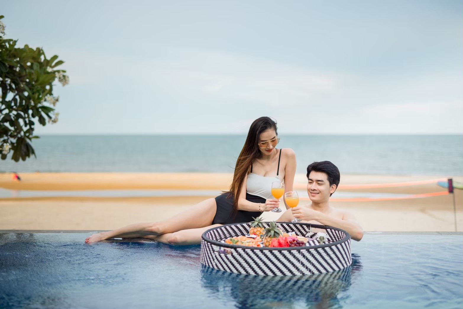 HR15045 บ้านพักติดทะเล The Moon Beach Villa